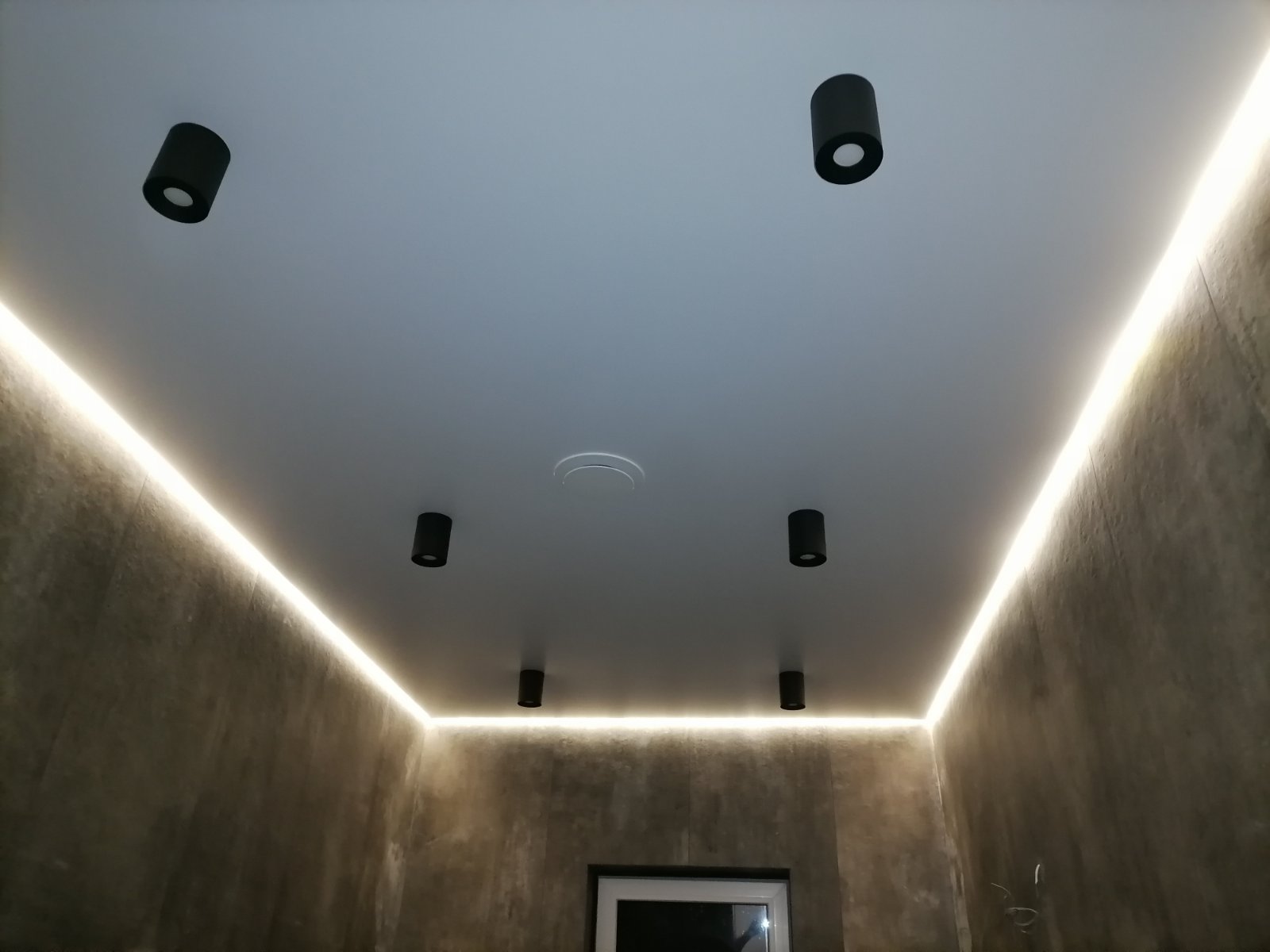 itempiamos lubos su led apsvietimu Itempiamos lubos su led apsvietimu